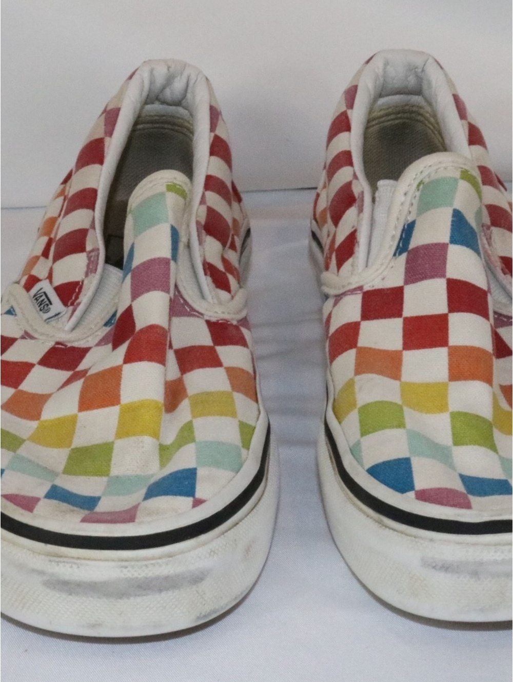 VANS Kids Classic Slip-On Rainbow Checkerboard Shoe Size US Men 4 US Women 5.5